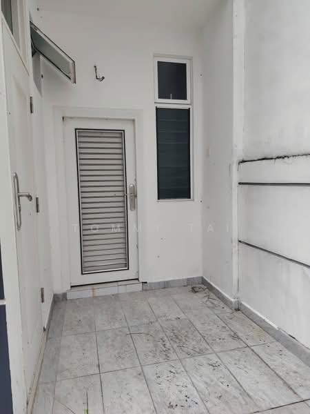 Cluster House for Sale in Mutiara Rini (Skudai) - Tommy Tai - Entrance - PropertyGuru.com.my