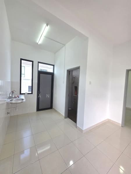 2-storey Terraced House for Rent in Johor Bahru (Johor) - JOANNE YONG - Kitchen - PropertyGuru.com.my