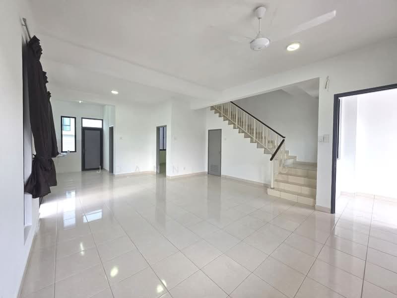 2-storey Terraced House for Rent in Johor Bahru (Johor) - JOANNE YONG - Living Room - PropertyGuru.com.my