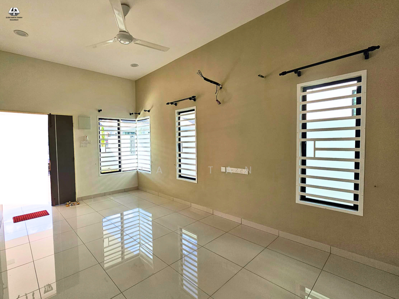 Kulim Utama FULLY FURNISHED Single SEMI D Near Hi Tech INFINEON INTEL untuk Untuk Disewa - RM 2,000 /bulan, Mac 2026 - Living Room - PropertyGuru.com.my