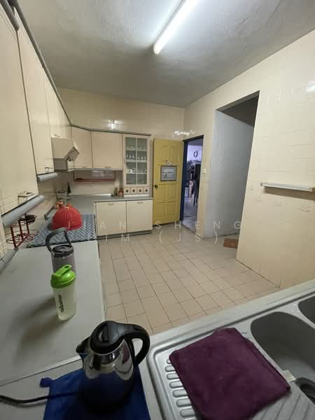 Taman Connaught untuk Untuk Dijual - RM 1,100,000, Mac 2026 - Kitchen - PropertyGuru.com.my