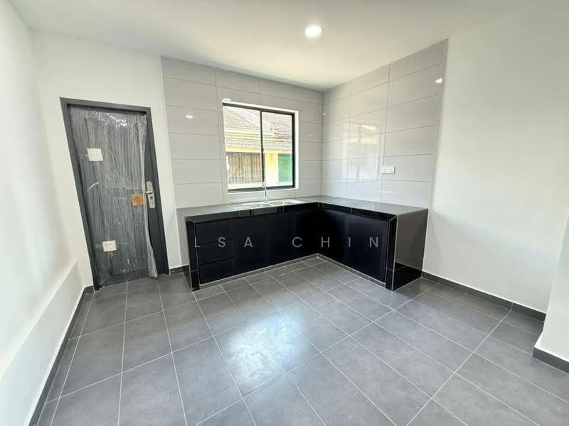 1-storey Terraced House for Sale in Bandar Seri Alam (Masai) - Ilsa Chin - Kitchen - PropertyGuru.com.my