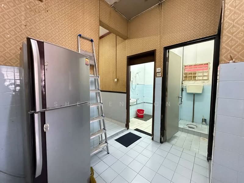 Taman Johor Jaya untuk Untuk Dijual - RM 535,000, Mac 2026 - Bathroom - PropertyGuru.com.my