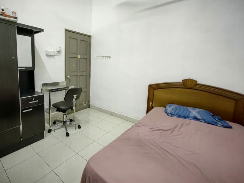 Kulim Square FULLY FURNISHED TERRACE Near Lunas TOLL BKE HI TECH Park untuk Untuk Disewa - RM 1,400 /bulan, Mac 2026 - Bedroom - PropertyGuru.com.my