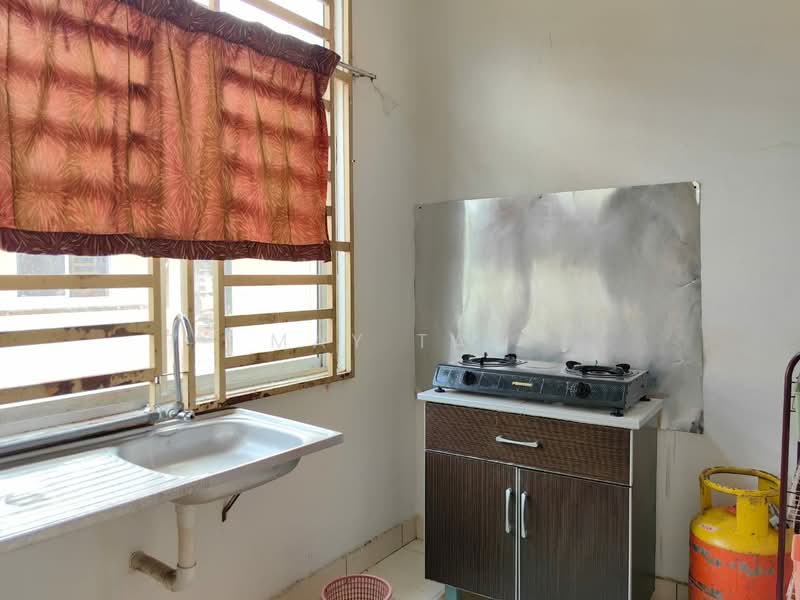 Kulim Square FULLY FURNISHED TERRACE Near Lunas TOLL BKE HI TECH Park untuk Untuk Disewa - RM 1,400 /bulan, Mac 2026 - Kitchen - PropertyGuru.com.my