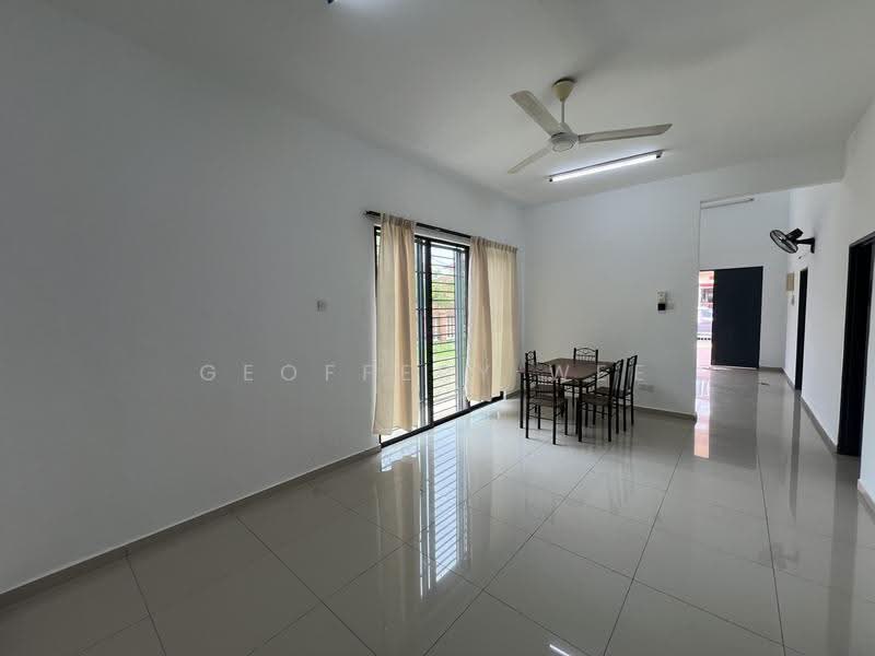 Rumah Teres 1-Tingkat untuk Disewa di Taman Saujana Indah (Bukit Katil) - Geoffery Wee - Living Room - PropertyGuru.com.my
