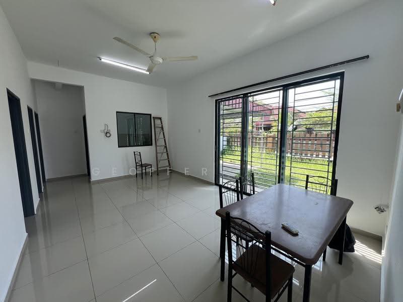 Rumah Teres 1-Tingkat untuk Disewa di Taman Saujana Indah (Bukit Katil) - Geoffery Wee - Living Room - PropertyGuru.com.my
