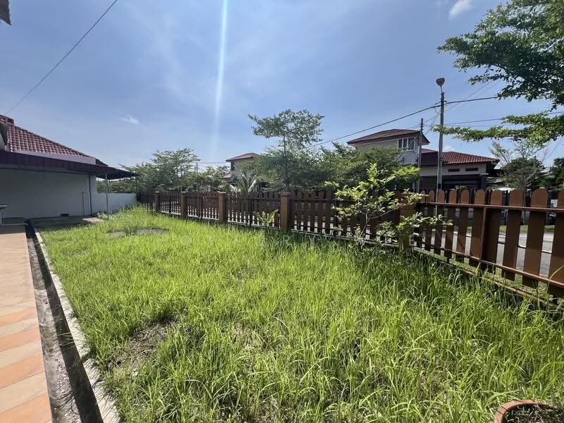 Rumah Teres 1-Tingkat untuk Disewa di Taman Saujana Indah (Bukit Katil) - Geoffery Wee - Exterior - PropertyGuru.com.my