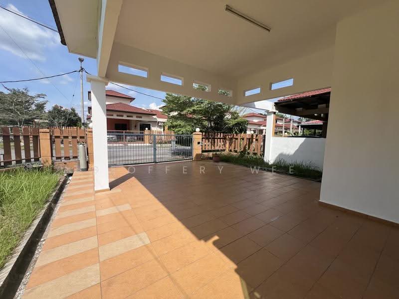 Rumah Teres 1-Tingkat untuk Disewa di Taman Saujana Indah (Bukit Katil) - Geoffery Wee - Exterior - PropertyGuru.com.my