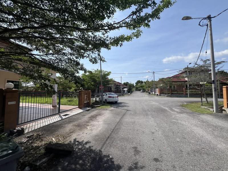 Rumah Teres 1-Tingkat untuk Disewa di Taman Saujana Indah (Bukit Katil) - Geoffery Wee - Exterior - PropertyGuru.com.my