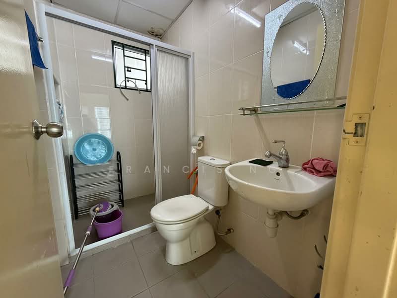 Service Residence for Sale at OUG Parklane - Francis Ng - Bathroom - PropertyGuru.com.my