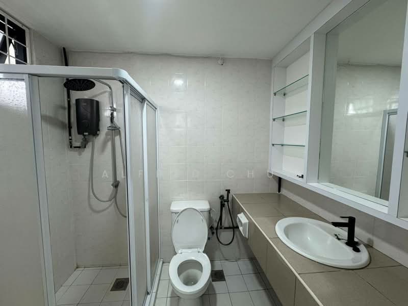 Semi-Detached House for Sale in Green Heights (Kuching) - Alfred Chua - Bathroom - PropertyGuru.com.my