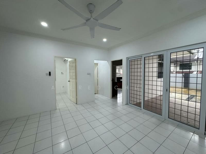 Semi-Detached House for Sale in Green Heights (Kuching) - Alfred Chua - Living Room - PropertyGuru.com.my