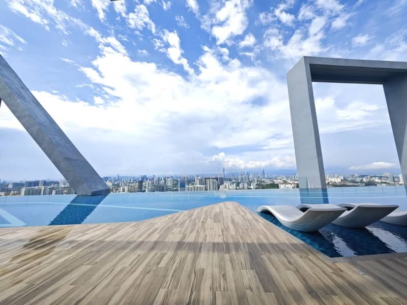 8th & Stellar untuk Untuk Disewa - RM 2,700 /bulan, Mac 2026 - Pool - PropertyGuru.com.my