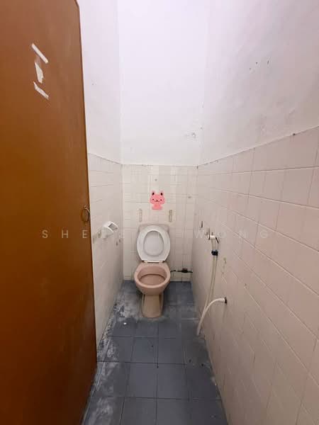 1-storey Terraced House for Sale in Taman Johor Jaya (Johor Bahru) - Shereen Wong - Bathroom - PropertyGuru.com.my