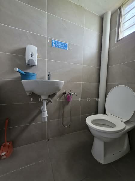 Office for Rent in Taman Melaka Raya (Melaka City) - Eddy Leow - Bathroom - PropertyGuru.com.my