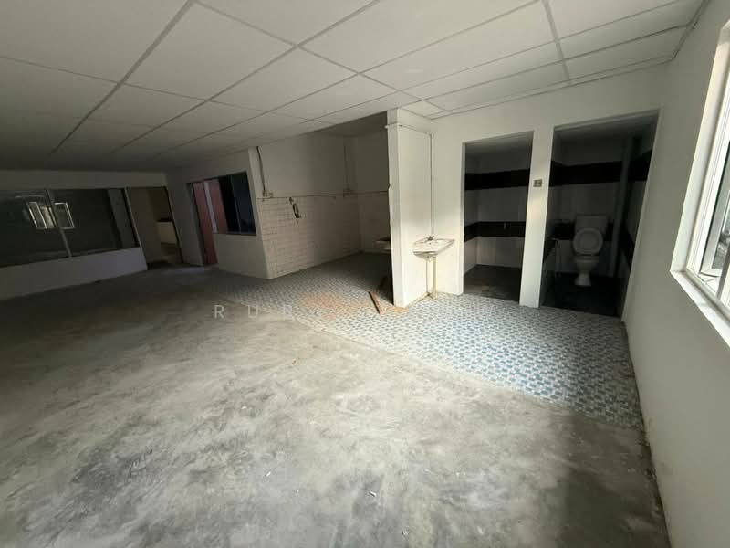 Taman Tasek - 2 Storey Shop Lot for Sale or Rent untuk Untuk Dijual - RM 1,680,000, Mac 2026 - PropertyGuru.com.my