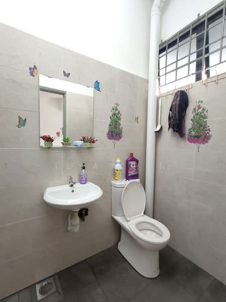 2-storey Terraced House for Sale in Taman Daya (Johor Bahru) - Ilsa Chin - Bathroom - PropertyGuru.com.my