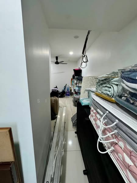 2-storey Terraced House for Sale in Taman Glenmarie (Johor Bahru) - Siew Hui - Corridor - PropertyGuru.com.my