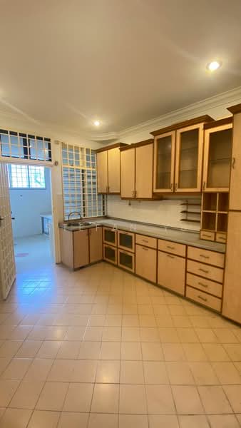 Jalan Saga Taman Desa Cemerlang 81800 Ulu Tiram Johor / Double Storey / 22 X 80 untuk Untuk Dijual - RM 648,000, Mac 2026 - Kitchen - PropertyGuru.com.my