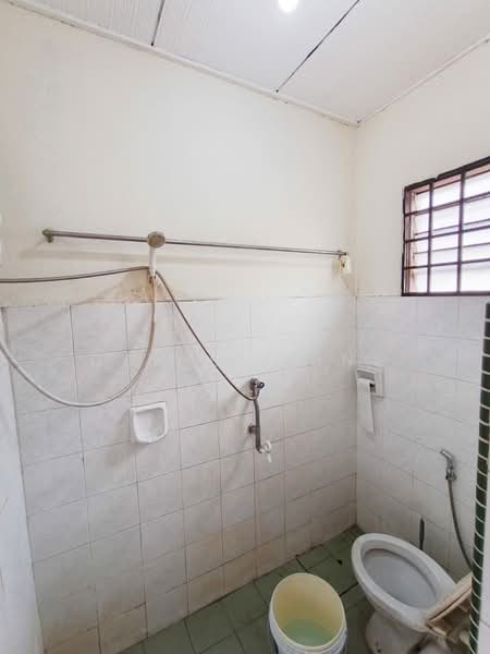 1-storey Terraced House for Sale in Johor Bahru (Johor) - Daniel Ling - Bathroom - PropertyGuru.com.my