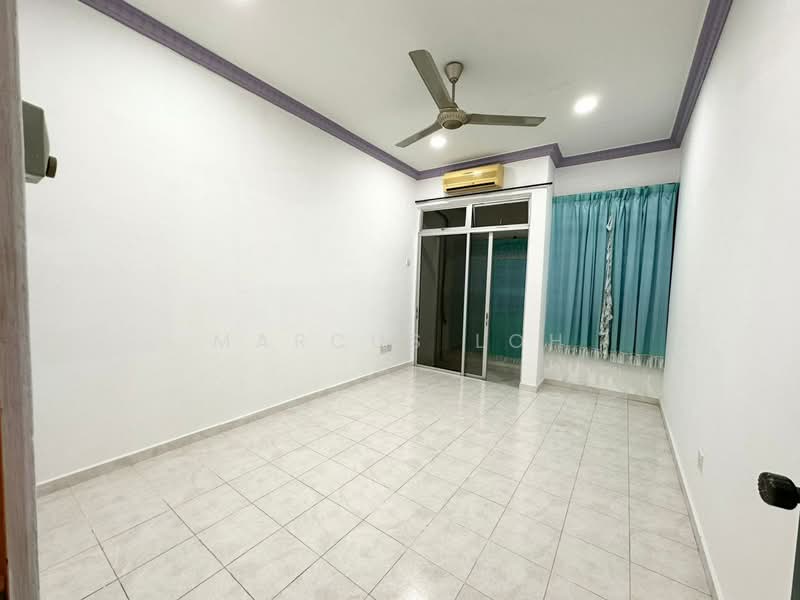 Shop for Sale in Taman Senai Utama (Kulai) - Marcus Loh - Living Room - PropertyGuru.com.my