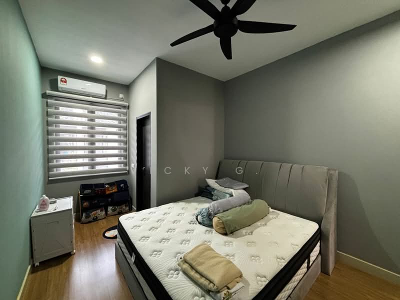 2-storey Terraced House for Sale in U16, Elmina Gardens (Shah Alam) - Vicky G. - Bedroom - PropertyGuru.com.my