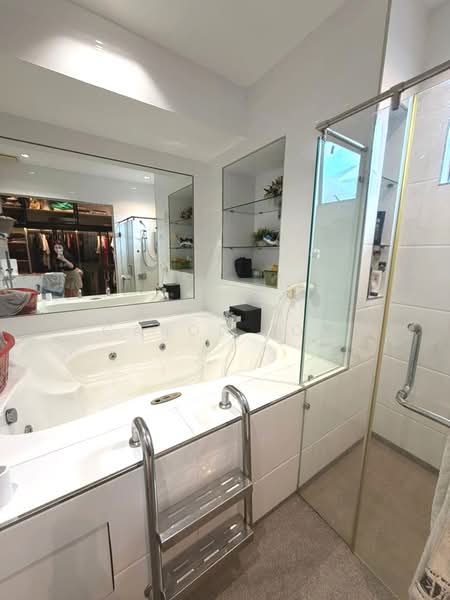 Link Bungalow for Sale in Taman Austin Perdana (Tebrau) - Carol Low - Bathroom - PropertyGuru.com.my