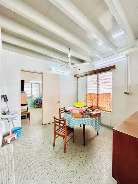 Taman Besi untuk Untuk Dijual - RM 1,400,000, Mac 2026 - Kitchen - PropertyGuru.com.my