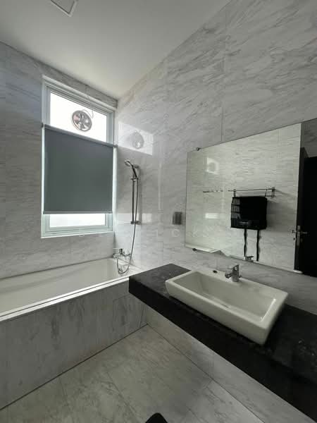 The Cantonment untuk Untuk Disewa - RM 6,500 /bulan, Mac 2026 - Bathroom - PropertyGuru.com.my