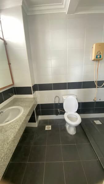 Taman Desa Cemerlang untuk Untuk Dijual - RM 648,000, Mac 2026 - Bathroom - PropertyGuru.com.my