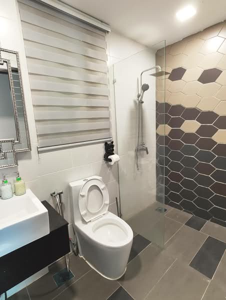 Condominium for Sale at Dwiputra Residences - Kingsley Phang - Bathroom - PropertyGuru.com.my