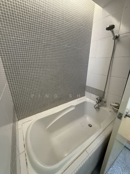 Servis Apartment untuk Disewa di i-Zen @ Kiara 1 - Ping Shin - Bathroom - PropertyGuru.com.my