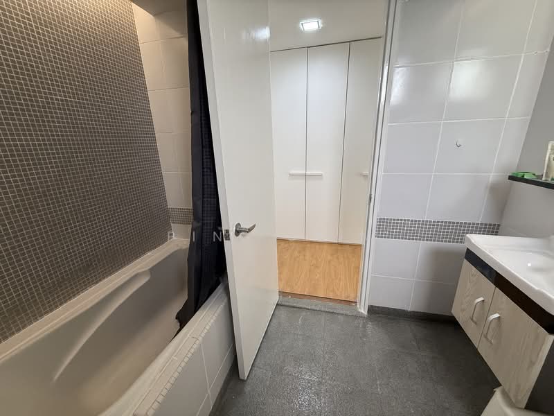 Servis Apartment untuk Disewa di i-Zen @ Kiara 1 - Ping Shin - Bathroom - PropertyGuru.com.my
