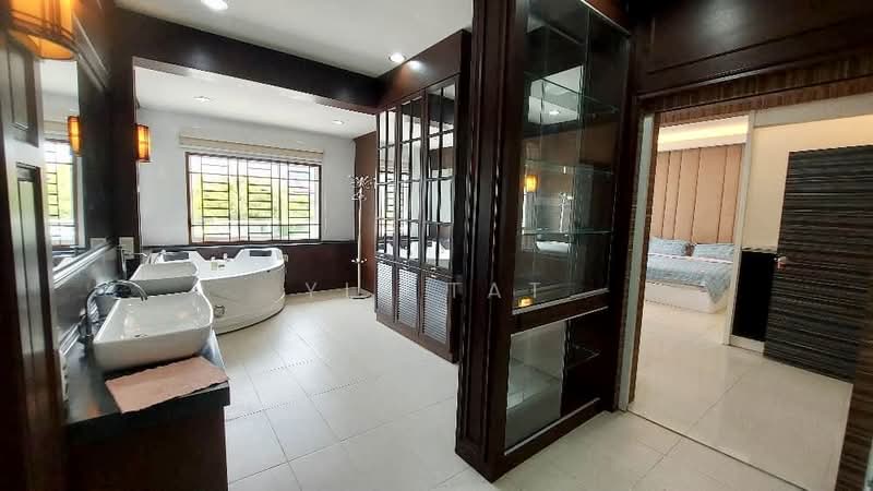 Bukit Kempas Bukits Kempas untuk Untuk Dijual - RM 1,680,000, Mac 2026 - Bathroom - PropertyGuru.com.my