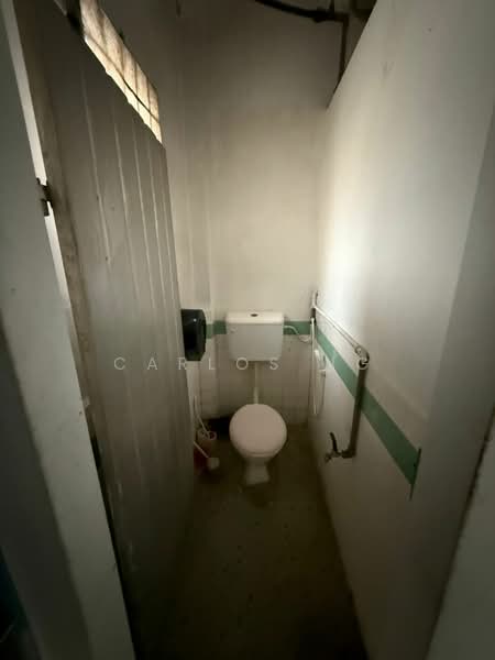 Shop for Rent in Mersing Kecil (Mersing) - Carlos Ng - Bathroom - PropertyGuru.com.my