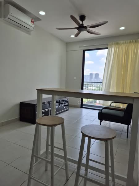 Pangsapuri untuk Disewa di Residensi Max - Ray Oh - Living Room - PropertyGuru.com.my