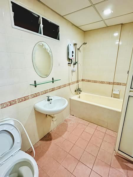 Condominium for Sale at Putra Place Condominium - Oh Kean Li - Bathroom - PropertyGuru.com.my
