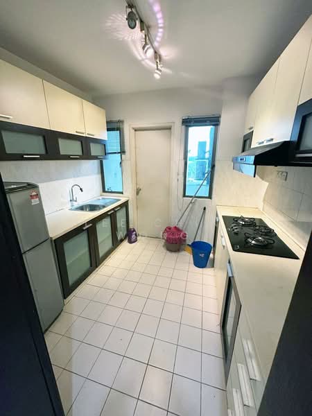 Danga View Apartment untuk Untuk Dijual - RM 330,000, Mac 2026 - Kitchen - PropertyGuru.com.my