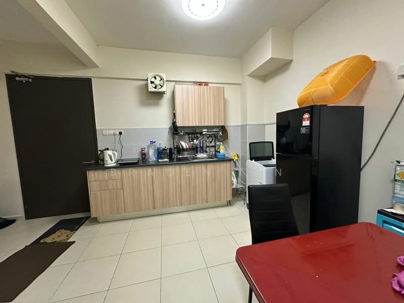 Service Residence for Sale at The Garden Residences - Braden Tan - Kitchen - PropertyGuru.com.my