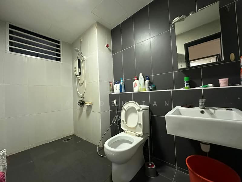 Service Residence for Sale at The Garden Residences - Braden Tan - Bathroom - PropertyGuru.com.my