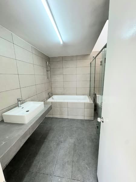 TAMAN PUCHONG TEKALI untuk Untuk Disewa - RM 2,500 /bulan, Mac 2026 - Bathroom - PropertyGuru.com.my