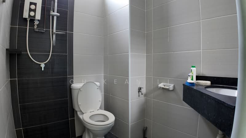 Condominium for Sale at The Oasis - Oh Kean Li - Bathroom - PropertyGuru.com.my