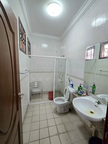 Semi-Detached House for Sale in Taman Redang (Johor Bahru) - Kok Hui - Bathroom - PropertyGuru.com.my