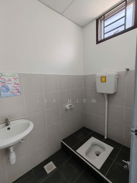 Taman Sri Pulai Perdana untuk Untuk Disewa - RM 3,100 /bulan, Mac 2026 - Bathroom - PropertyGuru.com.my