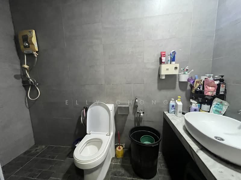 Terraced House for Sale in Seri Kembangan (Selangor) - Elly Chong - Bathroom - PropertyGuru.com.my