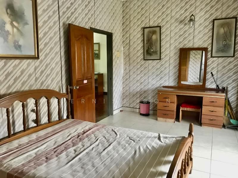 Bungalow for Sale in SS 3, Taman Universiti (Petaling Jaya) - Bernisa Bon - Bedroom - PropertyGuru.com.my
