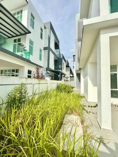 Cluster House for Sale in Skudai (Johor) - Mandy Goh Siew Li - Exterior - PropertyGuru.com.my