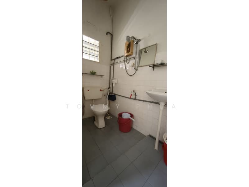 2-storey Terraced House for Rent in Taman Johor Jaya (Johor Bahru) - Tommy Phua - Bathroom - PropertyGuru.com.my