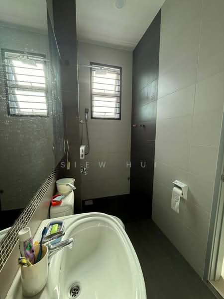 Cluster House for Sale in Taman Nusa Bestari (Iskandar Puteri (Nusajaya)) - Siew Hui - Bathroom - PropertyGuru.com.my